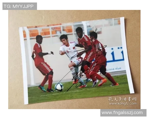 足球明星七寸照片背后的故事与魅力揭秘,探索他们的职业生涯与个人风采 足球明星七寸照片背后的故事与魅力揭秘,探索他们的职业生涯与个人风采