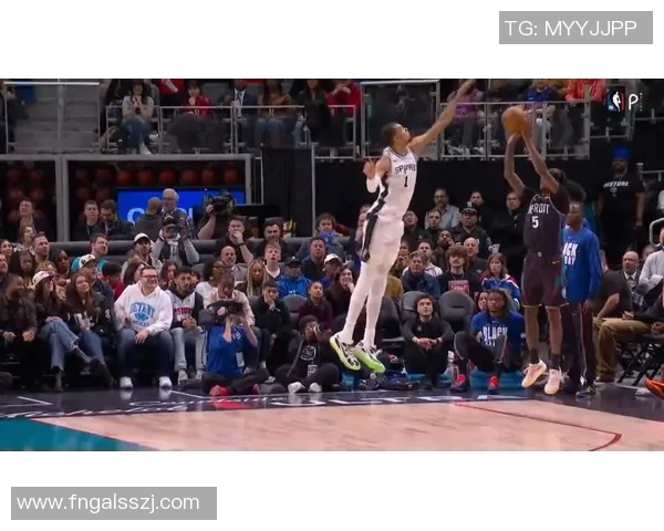 文班亚马首场比赛表现惊人5次盖帽并成功隔扣字母哥引发热烈讨论