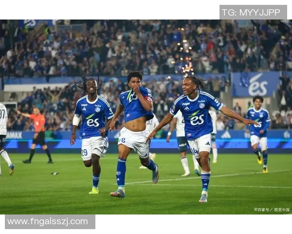 温哥华白帽主场迎战西雅图海湾人争夺关键三分之战 温哥华白帽主场迎战西雅图海湾人争夺关键三分之战