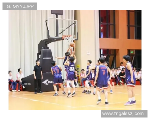 明星约篮球激情碰撞运动场上的友谊与梦想交织的精彩瞬间